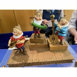 Figurine Nains Deuxième Partie Disneyland Paris