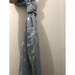 Foulard Attractions 30ème Anniversaire Gris -disney Soldes Magasin foulard attractions 30eme anniversaire gris 1 1